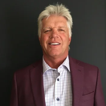 Image of Will Hoes, Associate